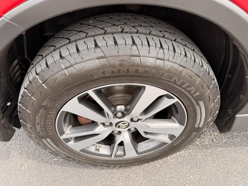 Toyota RAV4 XLE AWD 2017