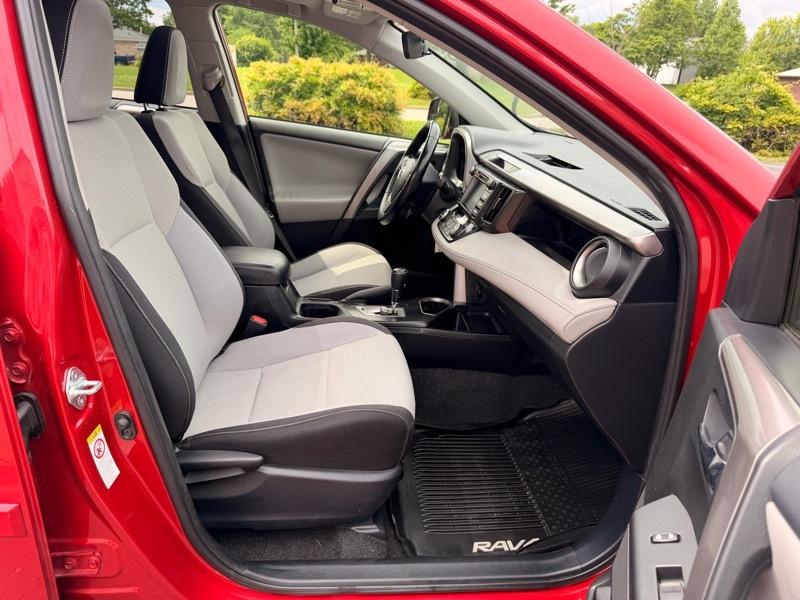 Toyota RAV4 XLE AWD 2017