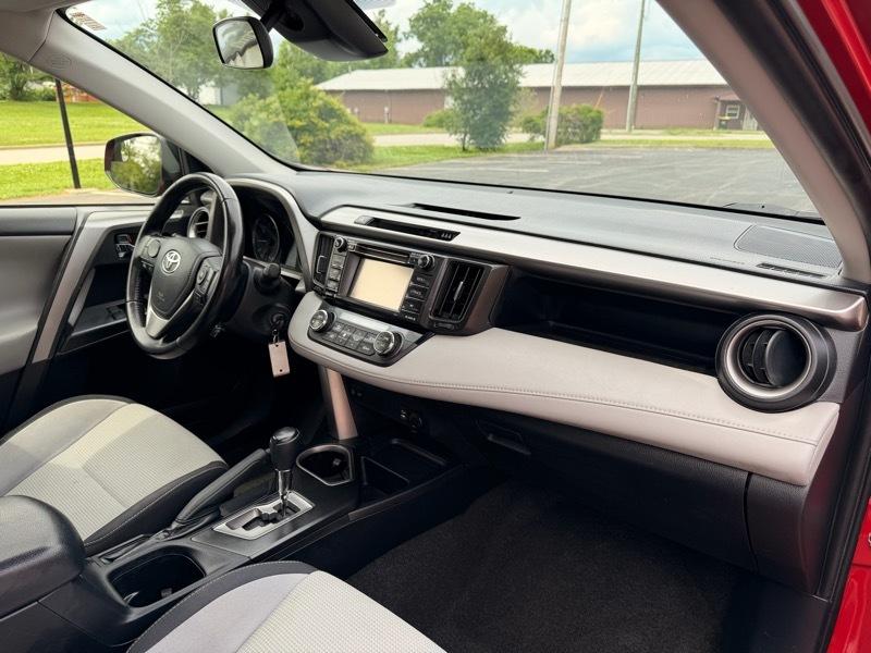Toyota RAV4 XLE AWD 2017