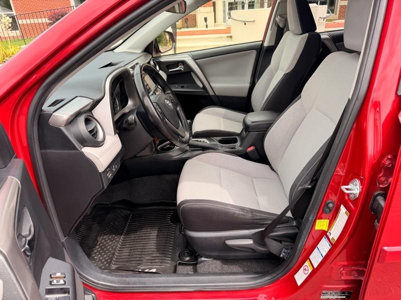 Toyota RAV4 XLE AWD 2017