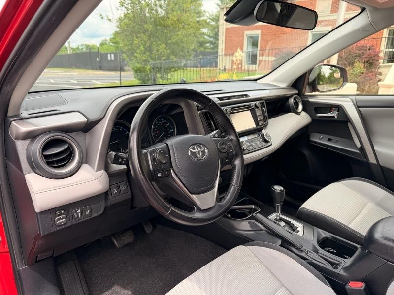 Toyota RAV4 XLE AWD 2017