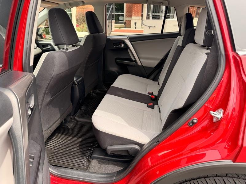 Toyota RAV4 XLE AWD 2017