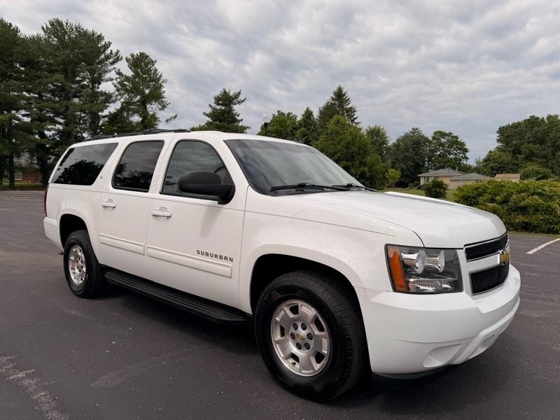 Chevrolet Suburban LT 1500 4WD 2014