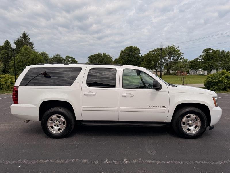 Chevrolet Suburban LT 1500 4WD 2014