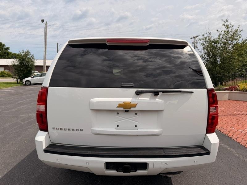 Chevrolet Suburban LT 1500 4WD 2014