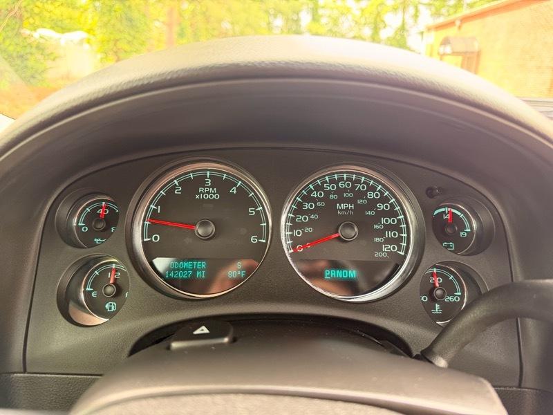 Chevrolet Suburban LT 1500 4WD 2014