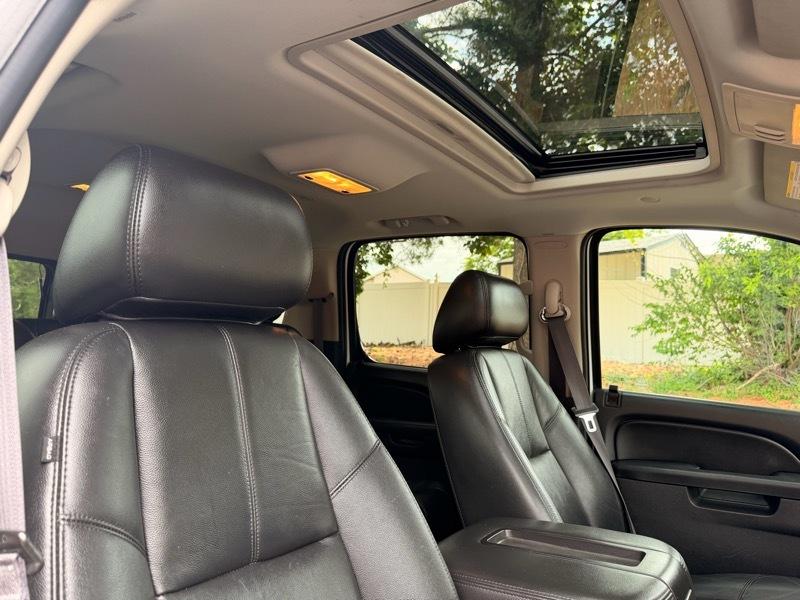 Chevrolet Suburban LT 1500 4WD 2014