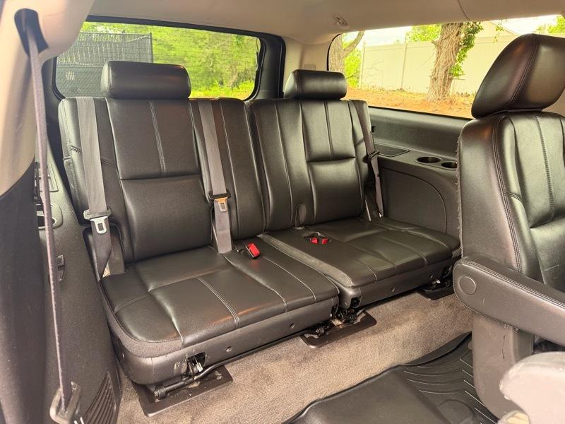 Chevrolet Suburban LT 1500 4WD 2014