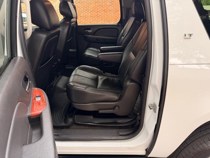 Chevrolet Suburban LT 1500 4WD 2014