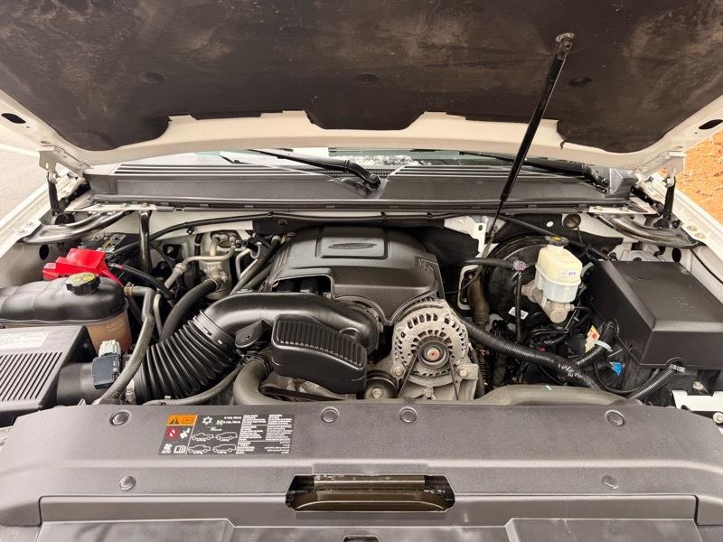 Chevrolet Suburban LT 1500 4WD 2014