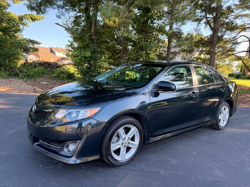 Toyota Camry SE 2012