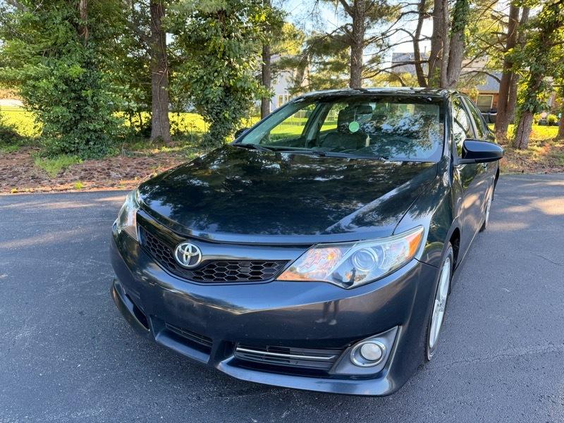 Toyota Camry SE 2012