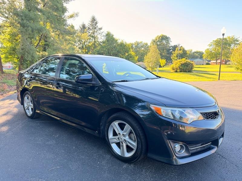 Toyota Camry SE 2012