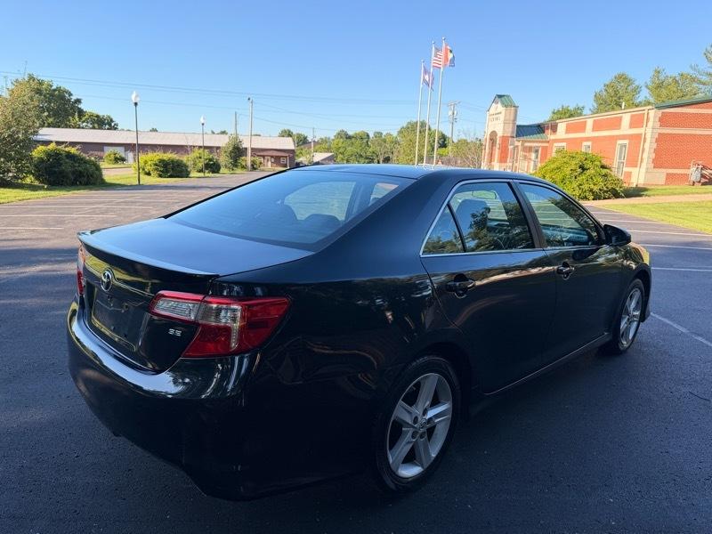 Toyota Camry SE 2012