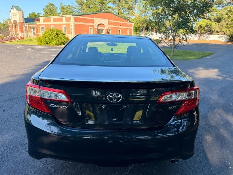Toyota Camry SE 2012