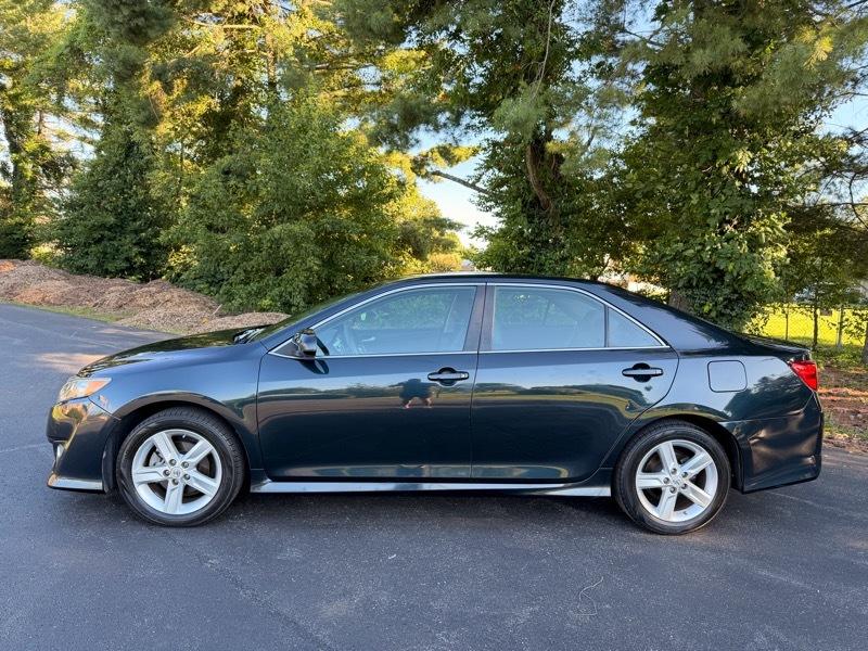 Toyota Camry SE 2012