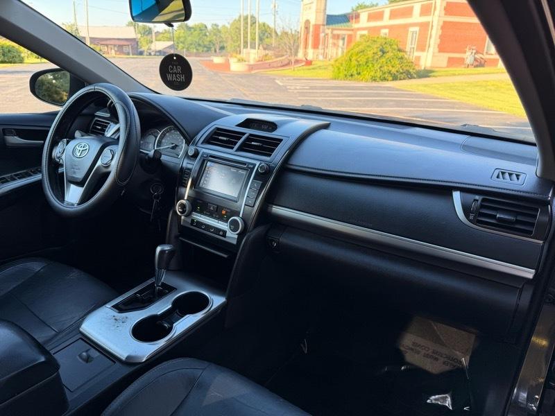Toyota Camry SE 2012
