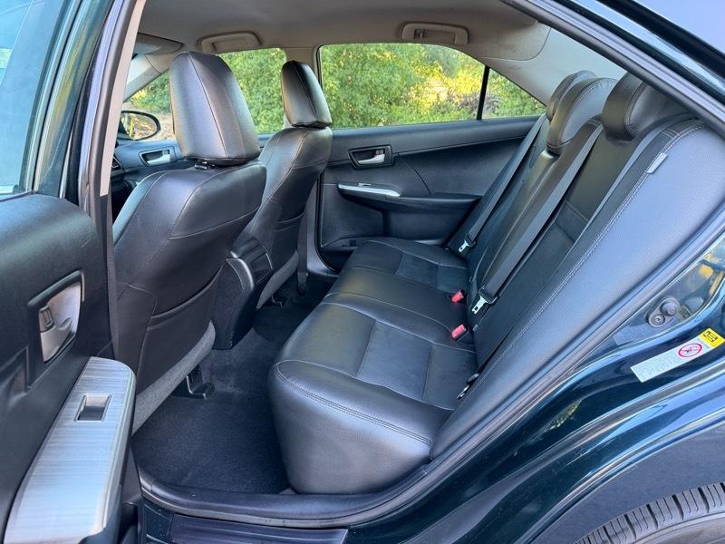 Toyota Camry SE 2012
