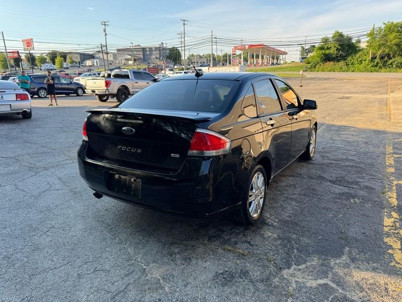 Ford Focus SEL Sedan 2010