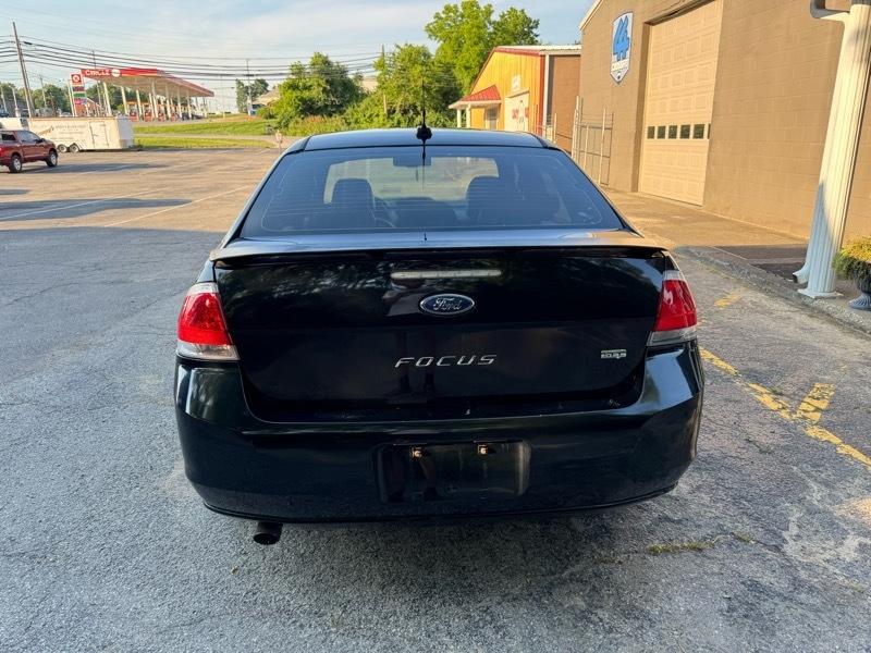 Ford Focus SEL Sedan 2010