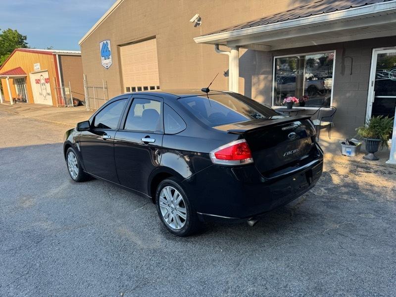 Ford Focus SEL Sedan 2010