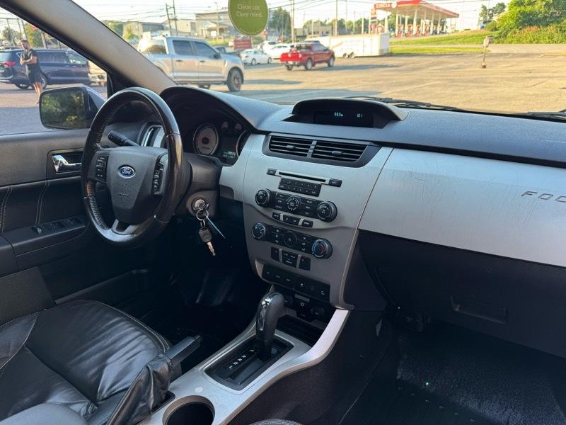 Ford Focus SEL Sedan 2010