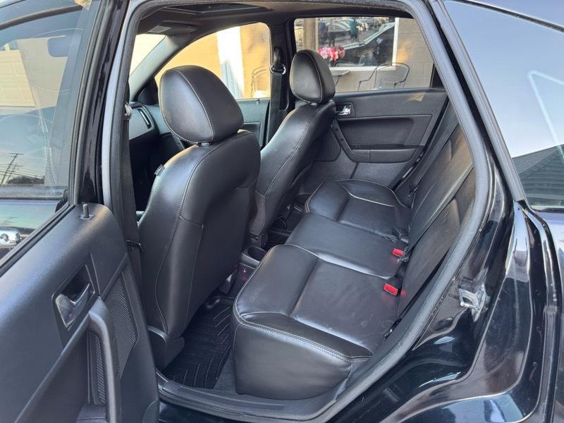 Ford Focus SEL Sedan 2010