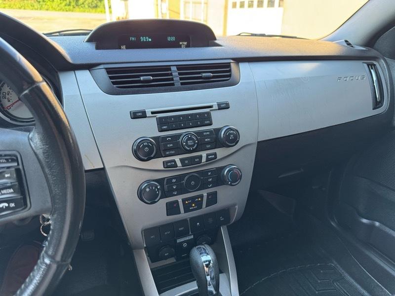 Ford Focus SEL Sedan 2010