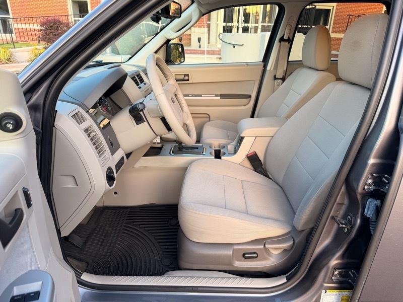 Ford Escape XLT 4WD 2011