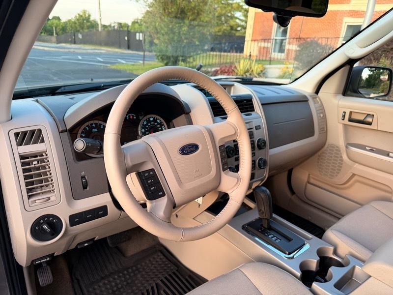 Ford Escape XLT 4WD 2011