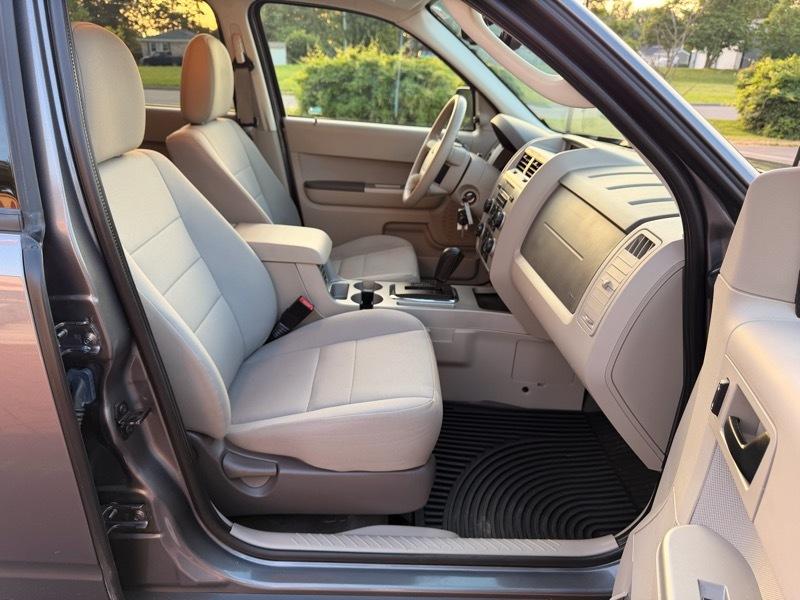 Ford Escape XLT 4WD 2011