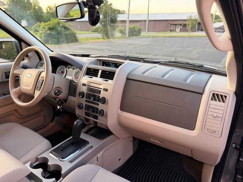 Ford Escape XLT 4WD 2011