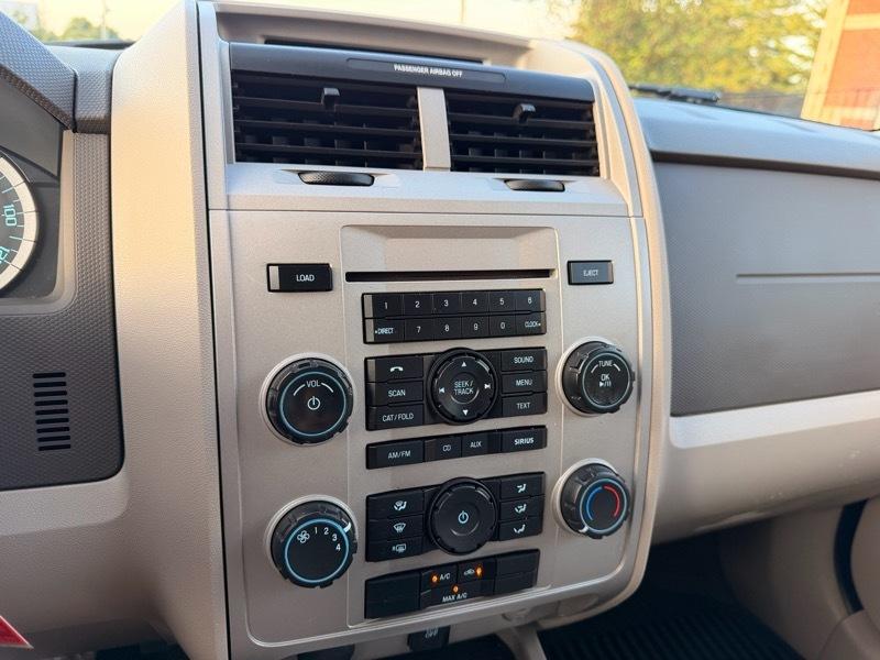 Ford Escape XLT 4WD 2011