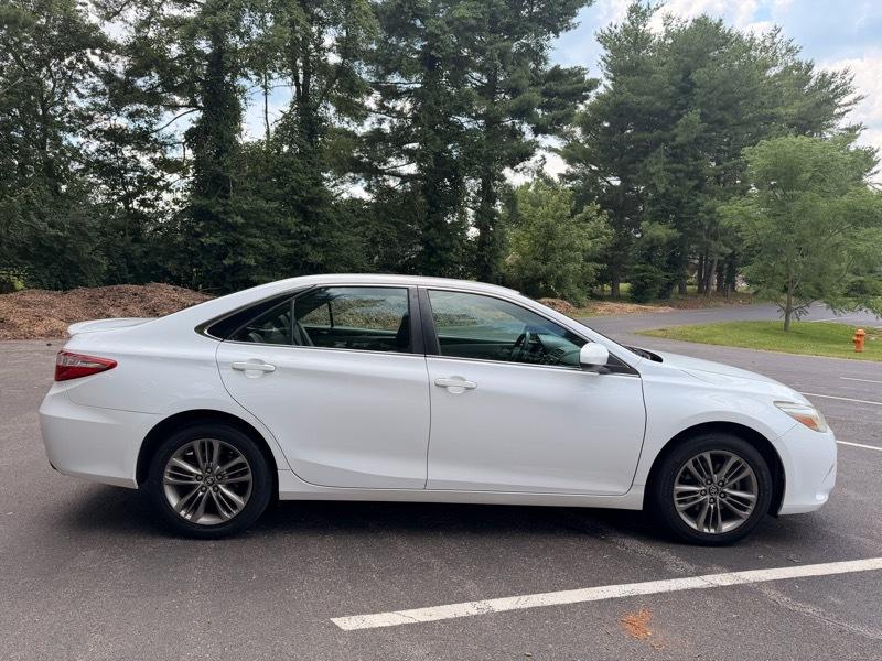 Toyota Camry SE 2016