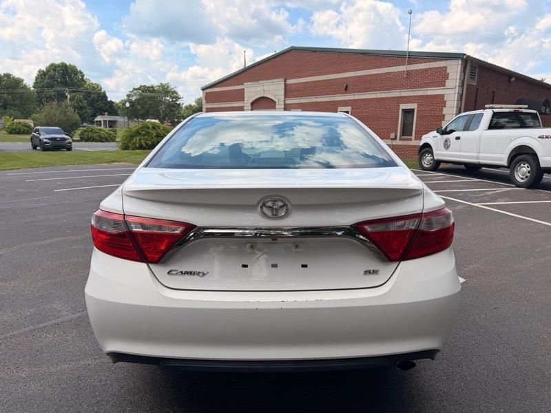 Toyota Camry SE 2016