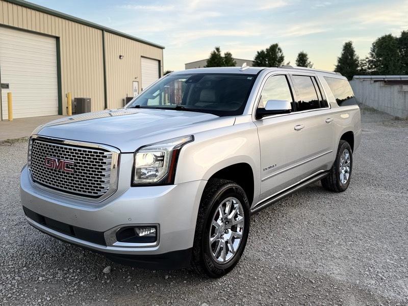 GMC Yukon XL Denali 4WD 2017