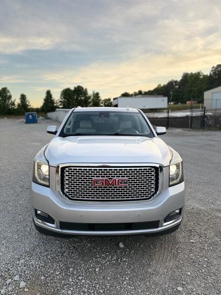 GMC Yukon XL Denali 4WD 2017