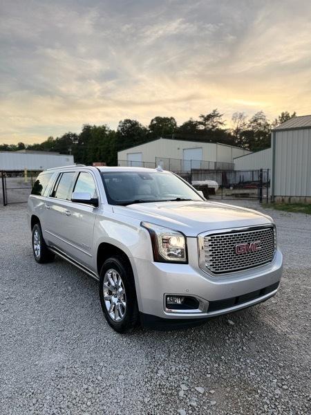 GMC Yukon XL Denali 4WD 2017