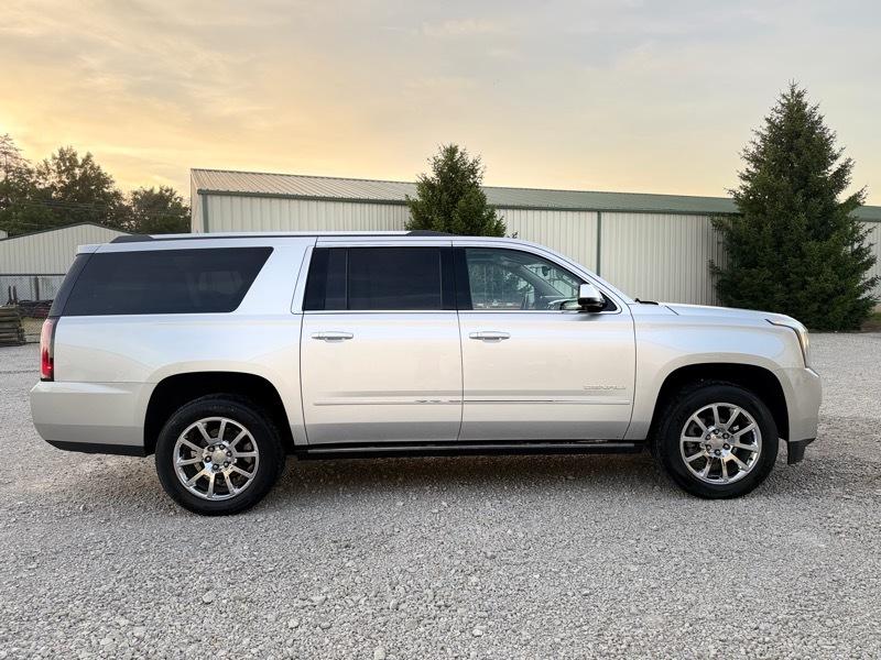 GMC Yukon XL Denali 4WD 2017