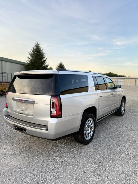 GMC Yukon XL Denali 4WD 2017