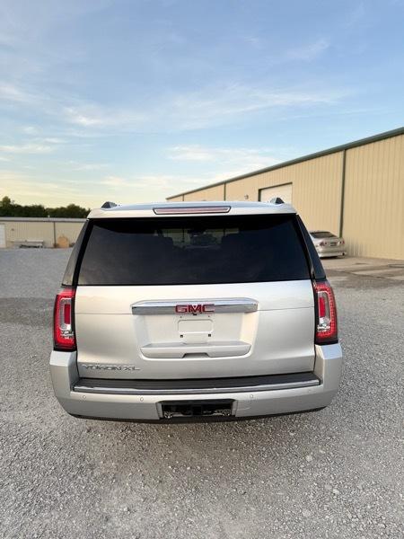 GMC Yukon XL Denali 4WD 2017