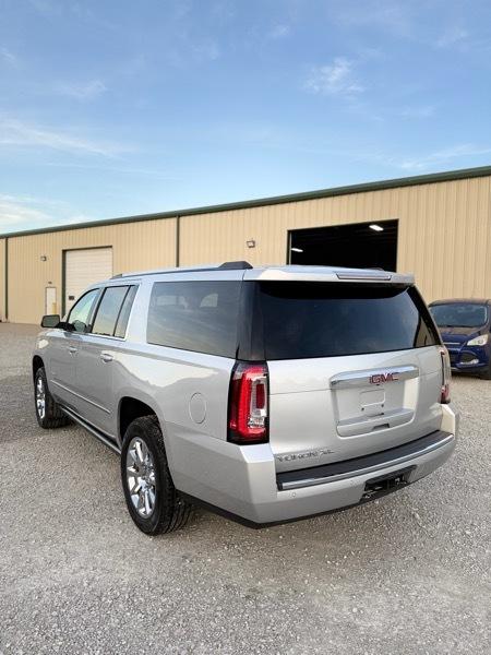 GMC Yukon XL Denali 4WD 2017