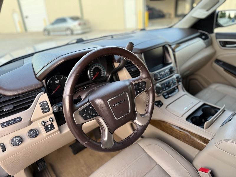 GMC Yukon XL Denali 4WD 2017