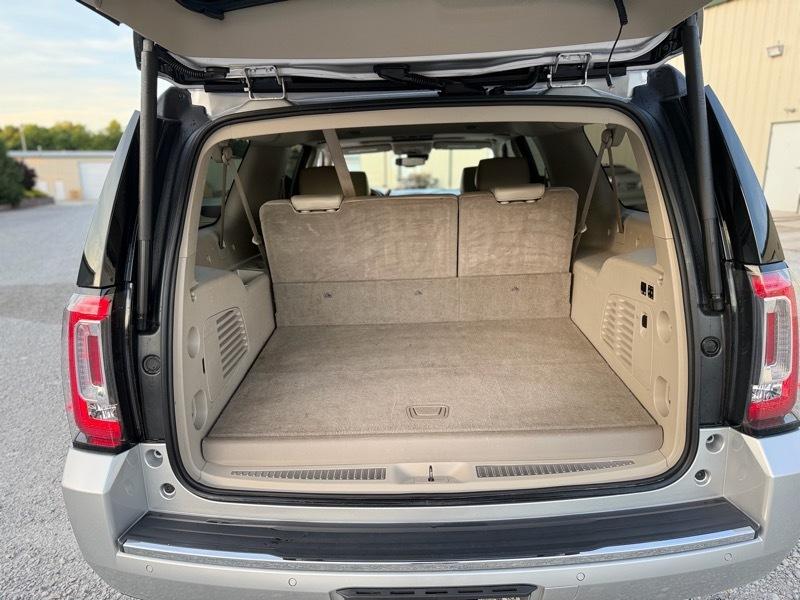 GMC Yukon XL Denali 4WD 2017