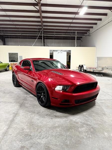 Ford Mustang GT Premium 2D Coupe 2013