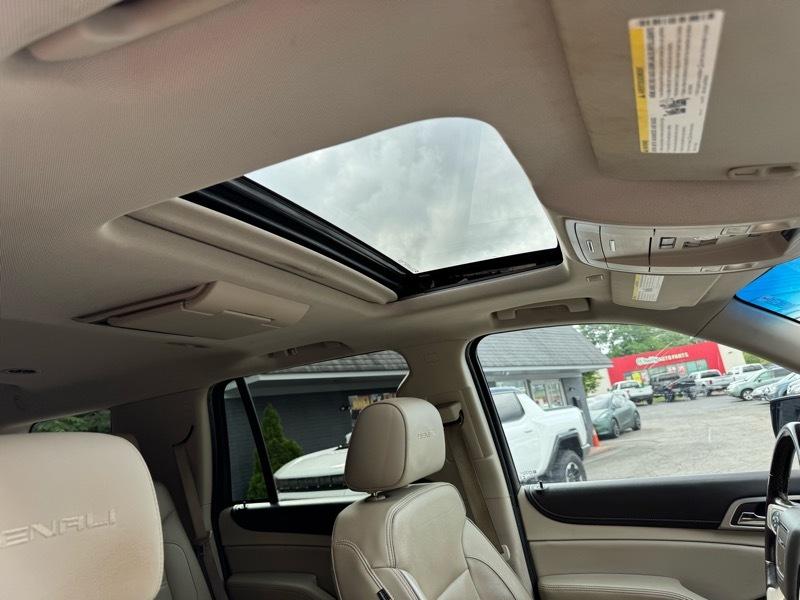 GMC Yukon Denali 4WD 2019