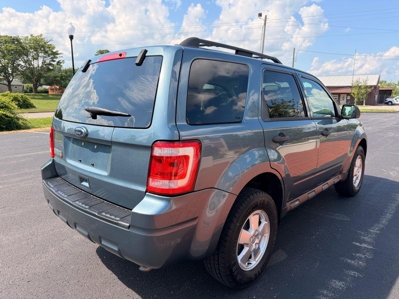 Ford Escape XLT FWD 2011