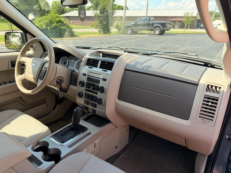 Ford Escape XLT FWD 2011