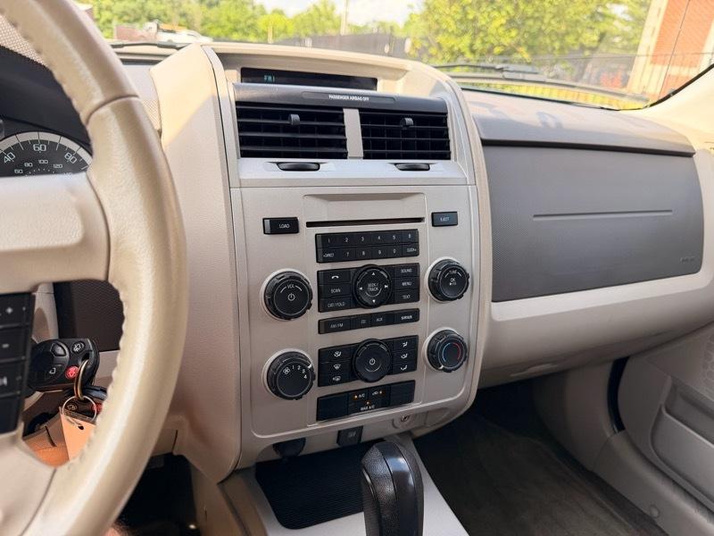 Ford Escape XLT FWD 2011
