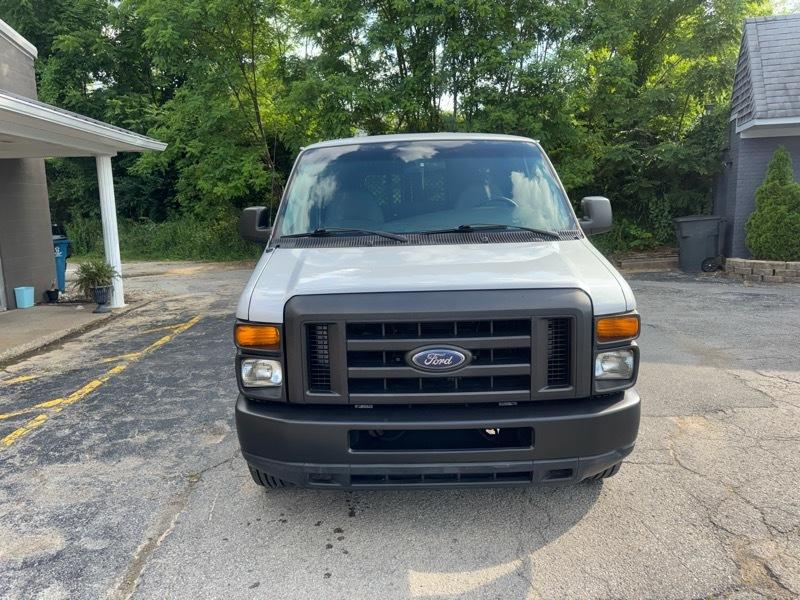 Ford Econoline E-250 2008